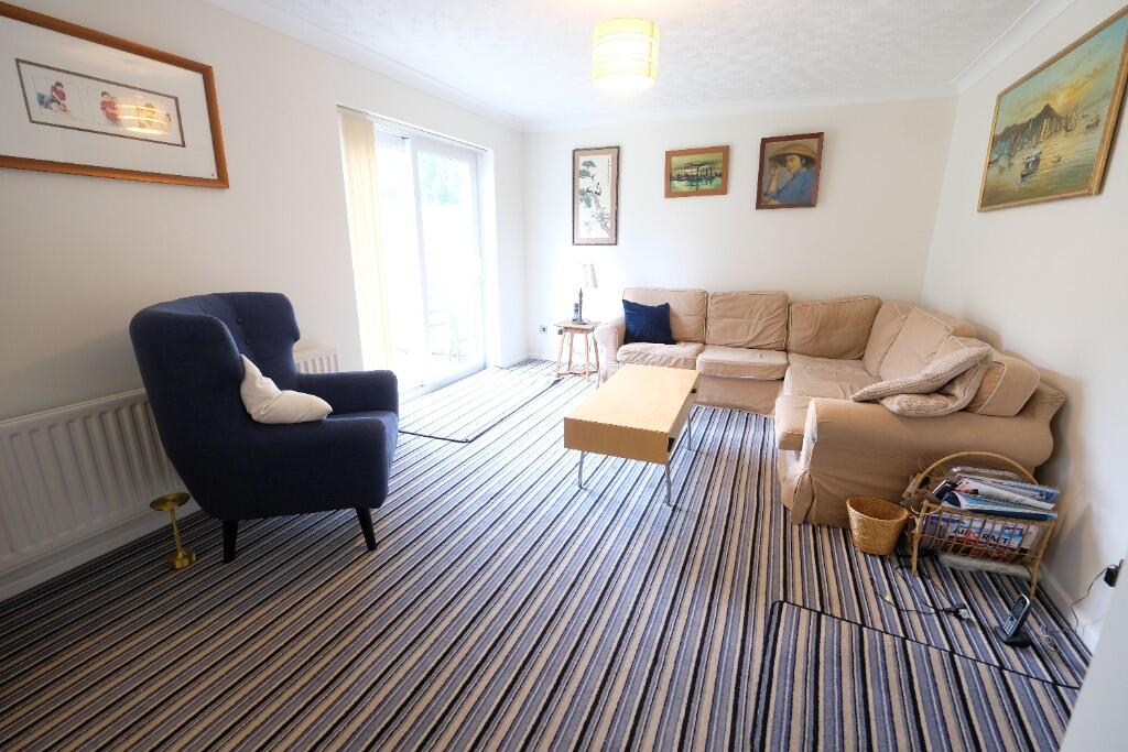 SITTING/DINING ROOM