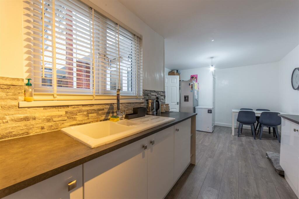 8 Kingsland Walk-13.jpg