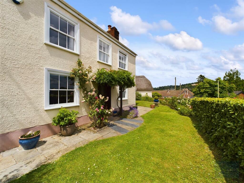 CAM02563G0-PR0081-ST