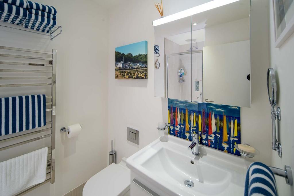 En-Suite to Bedro...