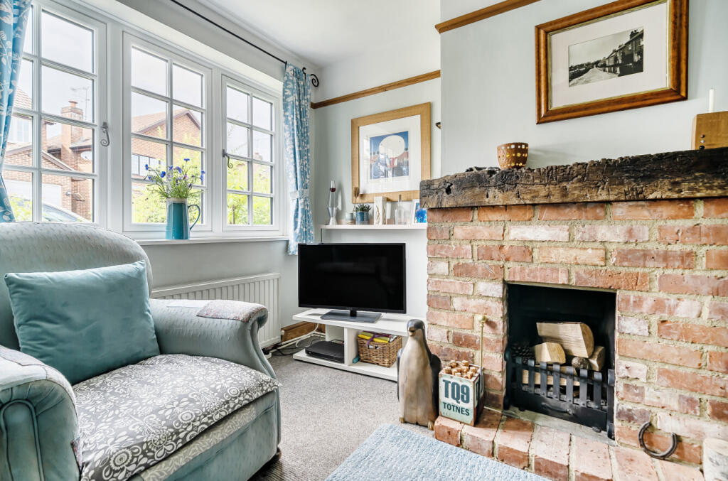 1314409-4-685c19b...