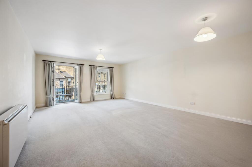 Saxton Mee 2 Holme Court -0006 copy.jpg