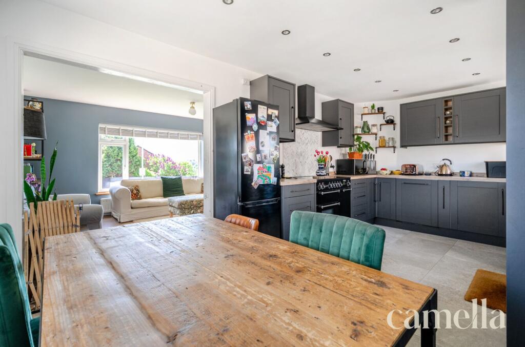 Kitchen / dining room