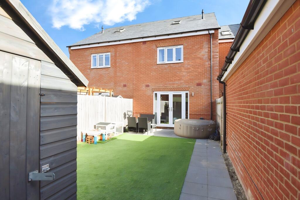 Rear Aspect/ Garden