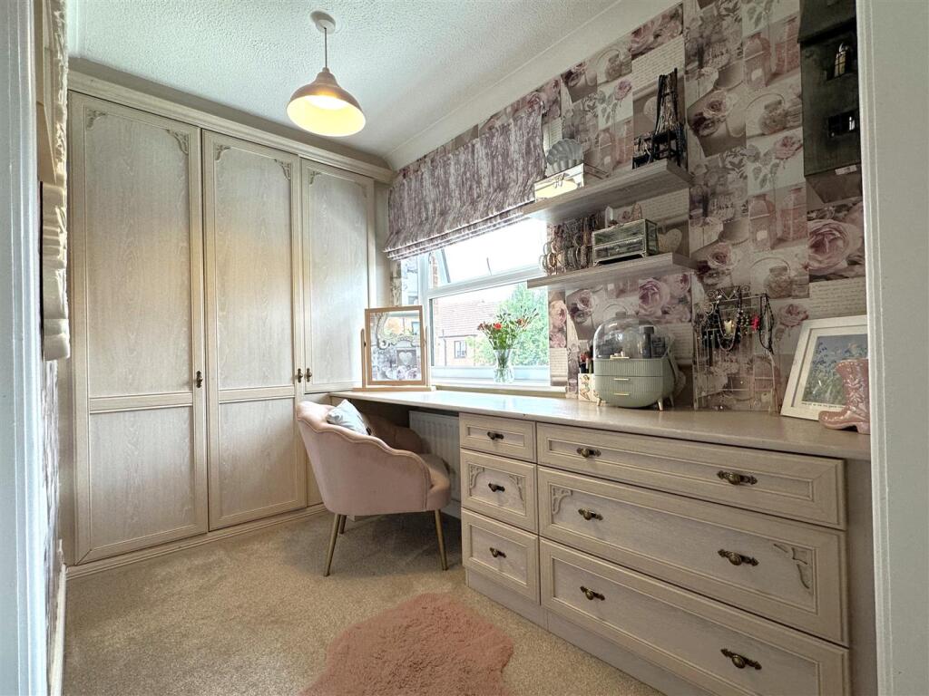 Dressing Room (Bed Four) 803