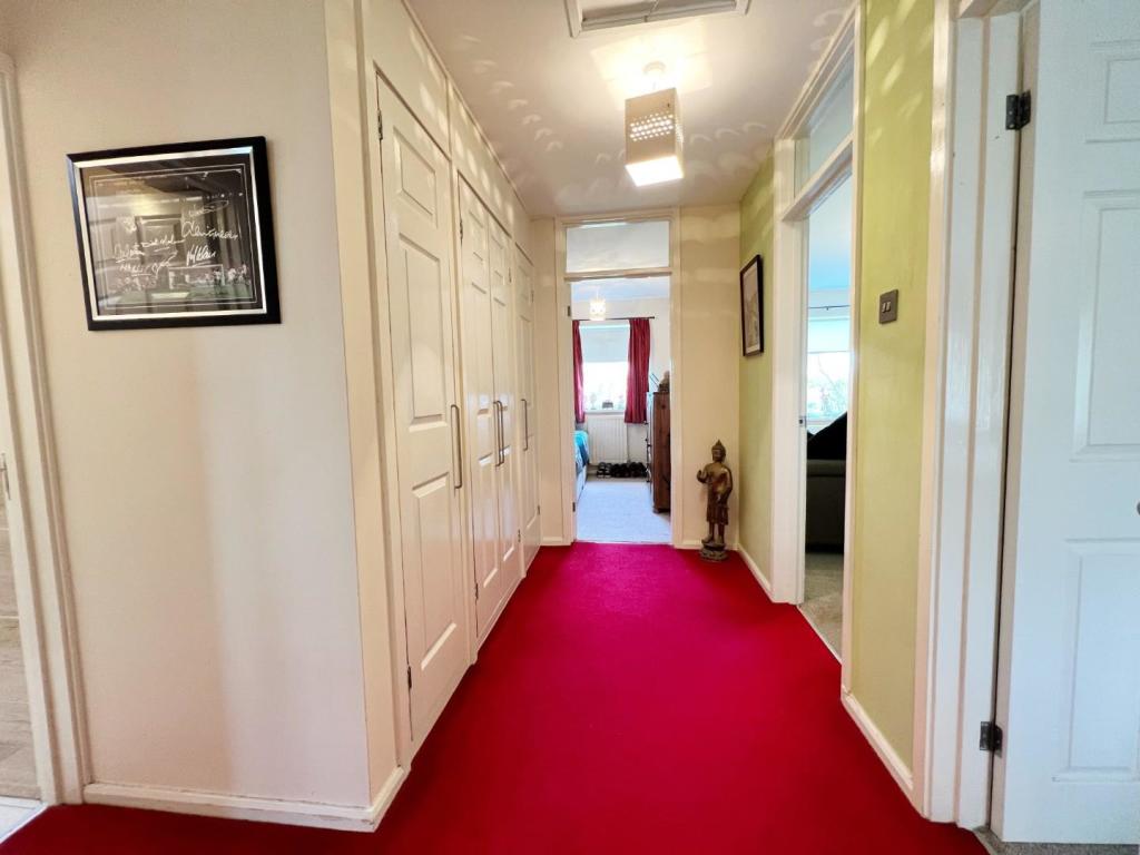 Hallway.jpg