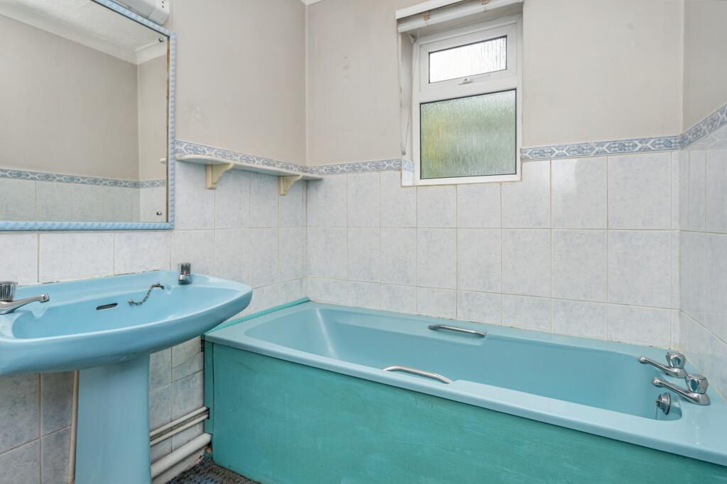 105 Cressingham Road, Reading, Berkshire, RG2 7RY