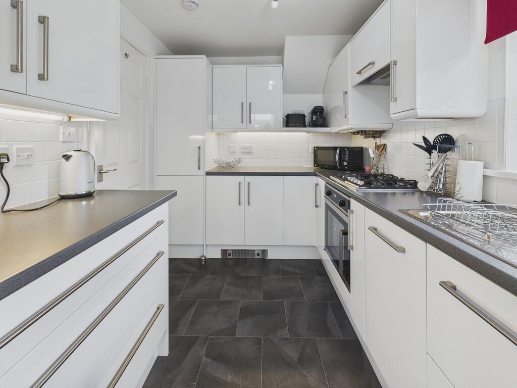 CAM04273G0-PR0194...