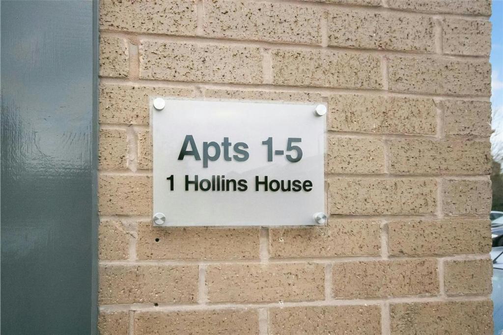 Hollins House