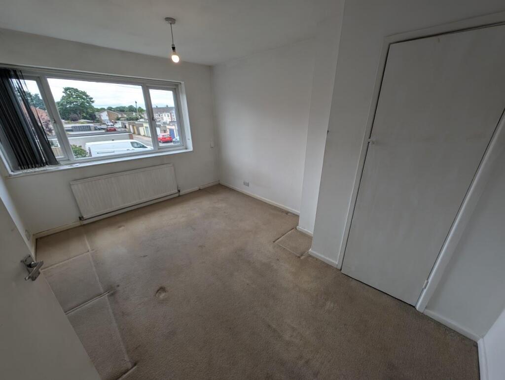 49 Brookthorpe bed 1.jpg