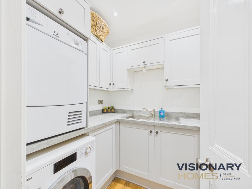 CAM03522G0-PR0220-STILL007