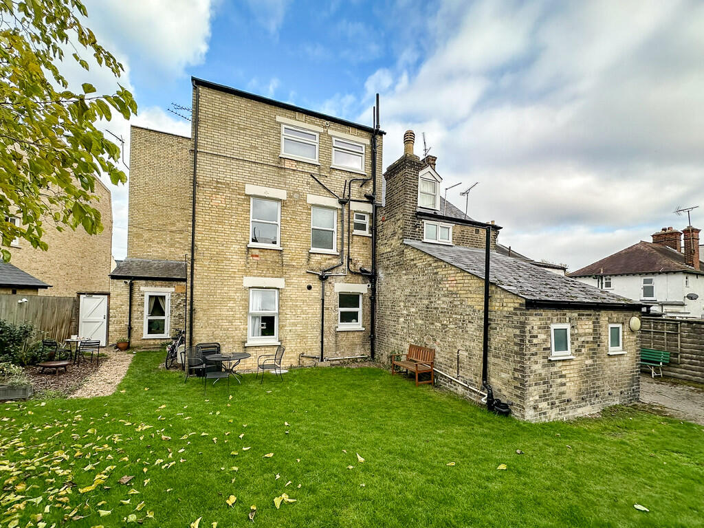 External rear