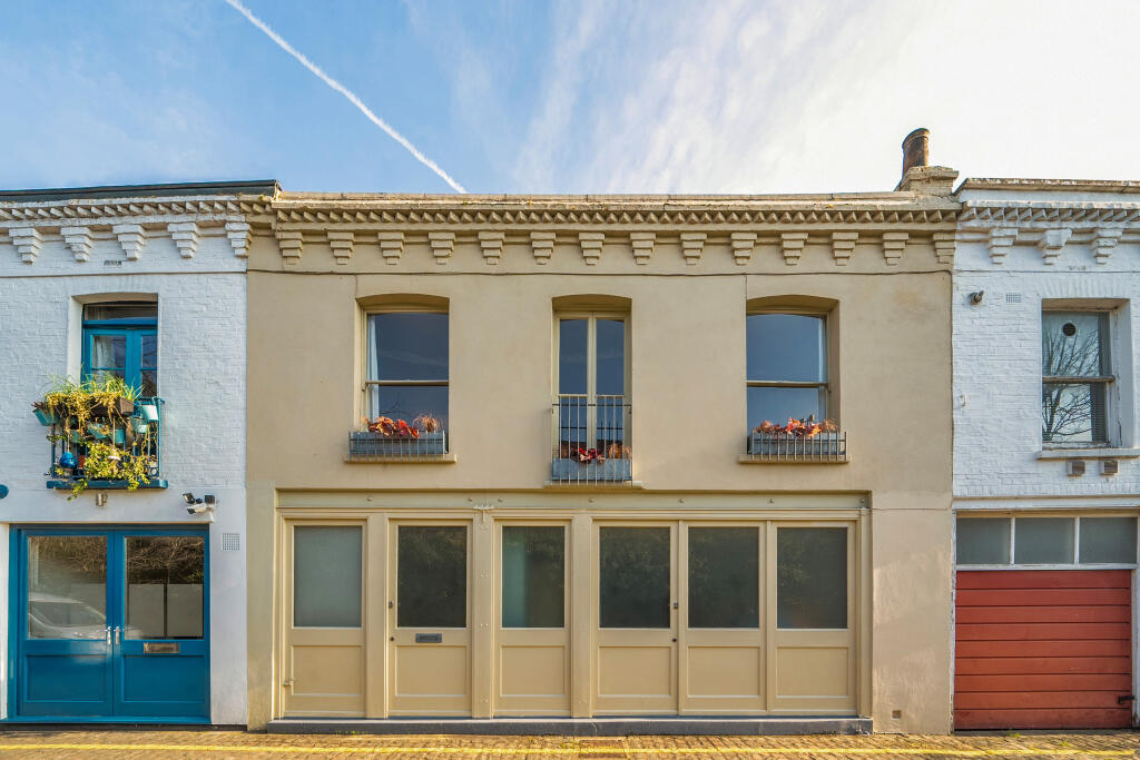 Unique Mews House in Holland Park - For Sale