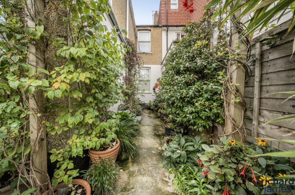 972dd96e6c0548bd8a4cee427934c68f