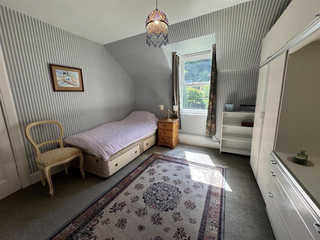 BEDROOM 2.JPG