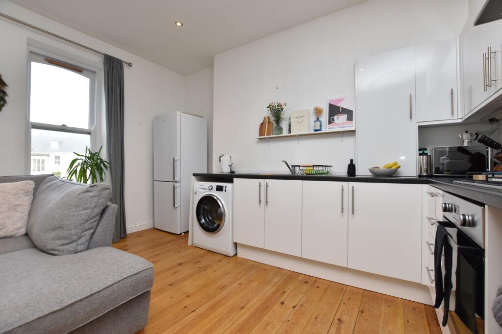 Lounge/Kitchen