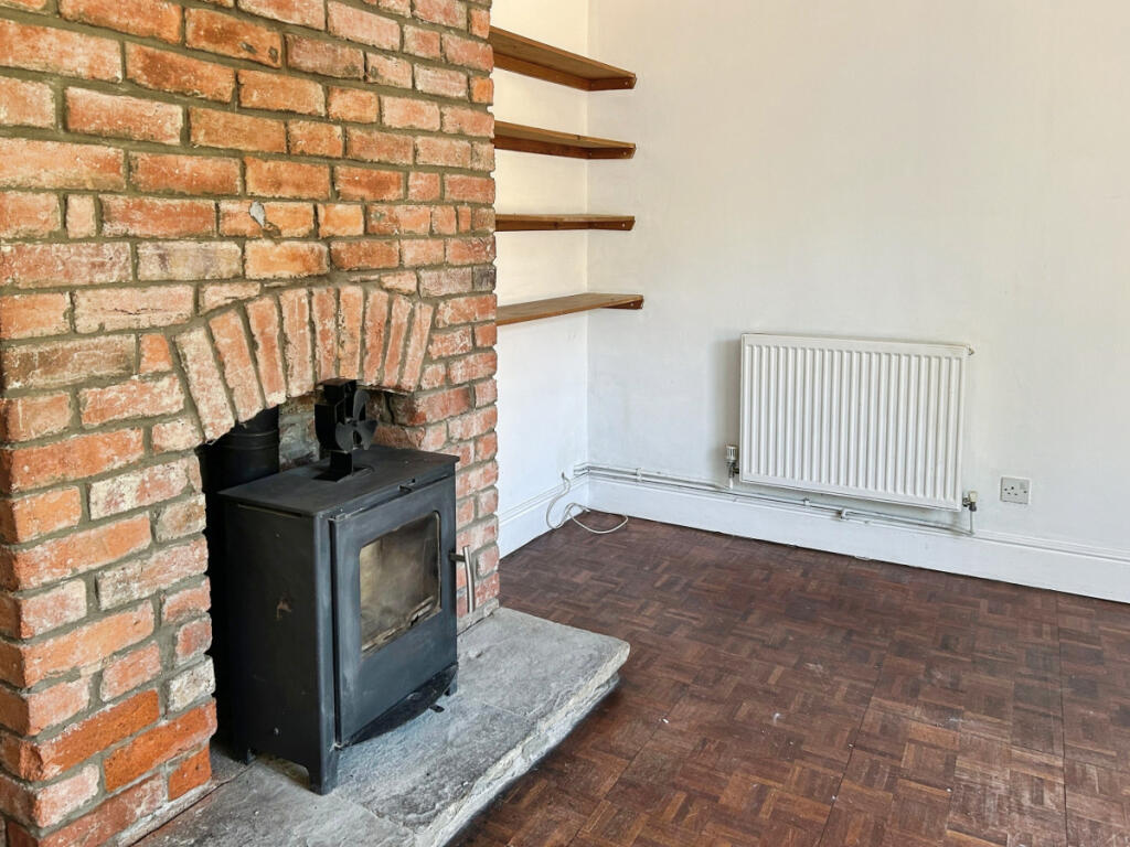 3 Bedroom Mid Terrace Character Cottage