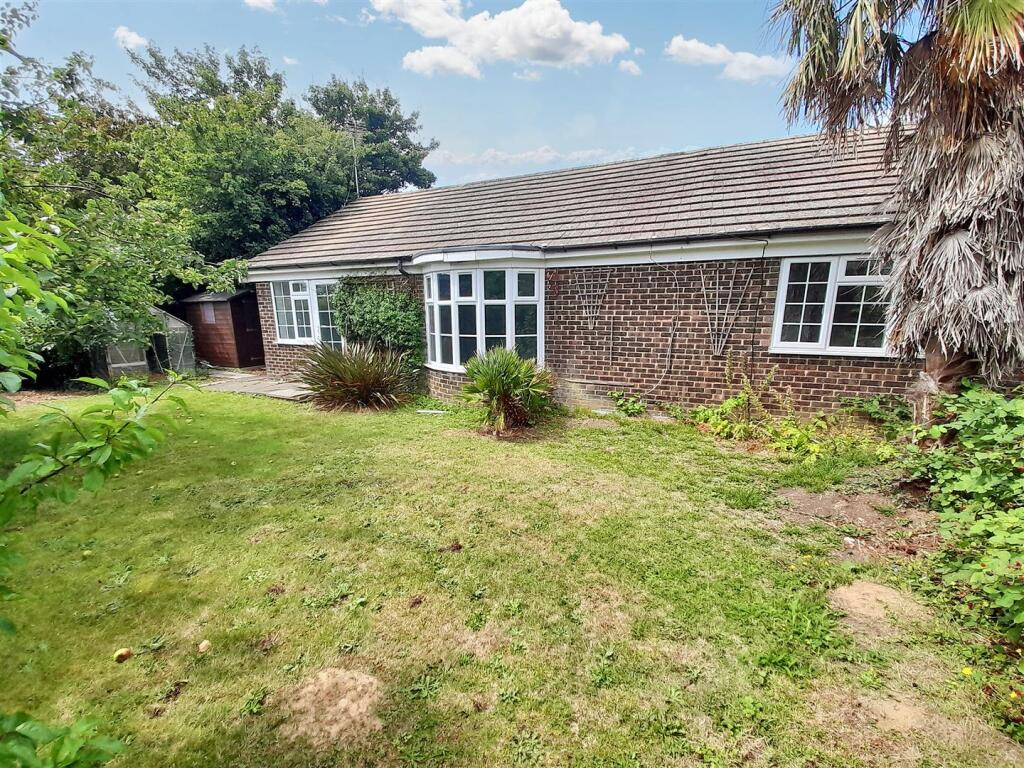 Rear garden 3 new.jpg