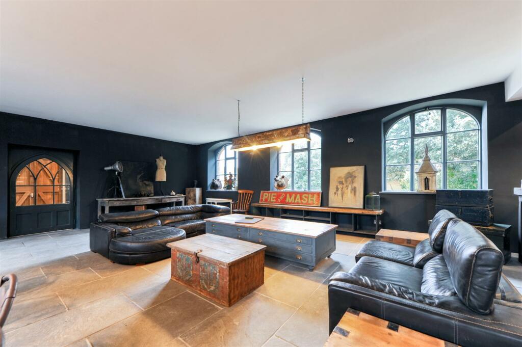 Living Area..jpg