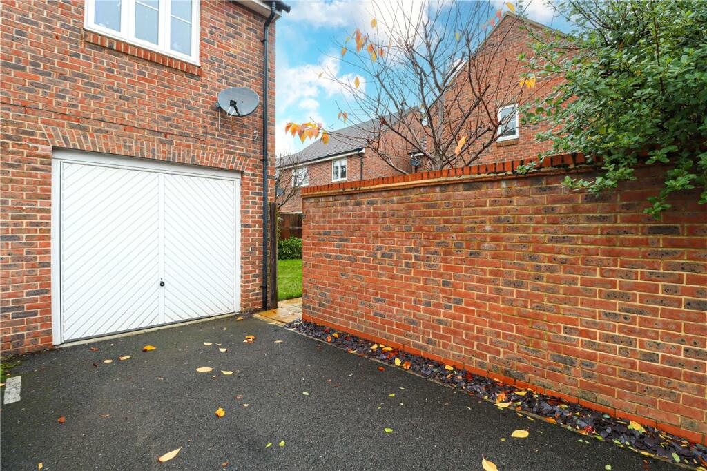 Garage/Parking