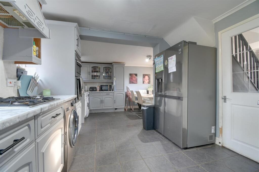 Kitchen breakfast room