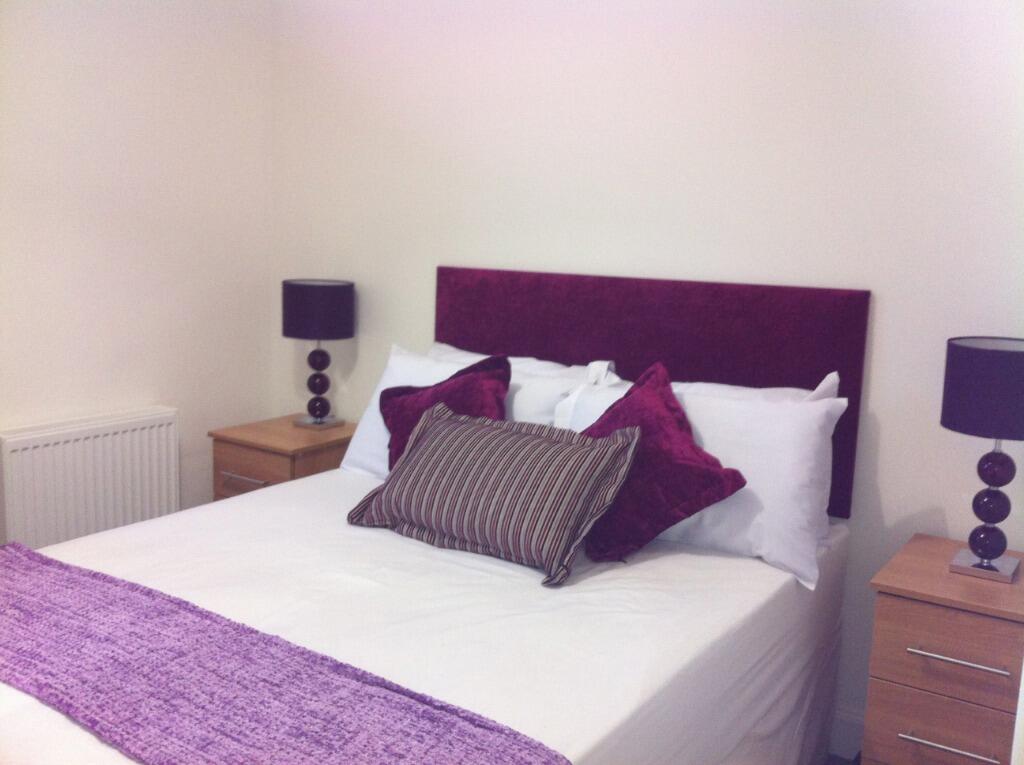 bedroom 2.JPG