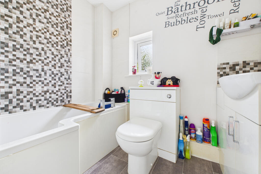 CAM05454G0-PR0014-STILL017