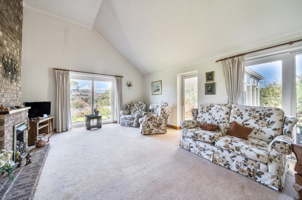 1359328-12-68d526...