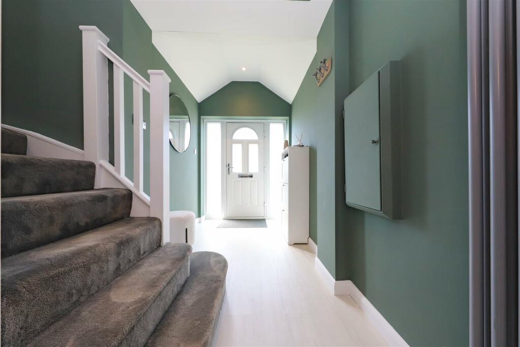 nicholas james hammy way hallway 1.jpg