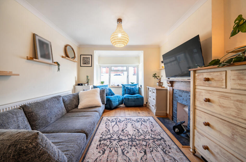 1385683-18-692f15...