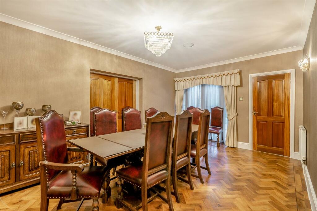 8528405-interior18.jpg