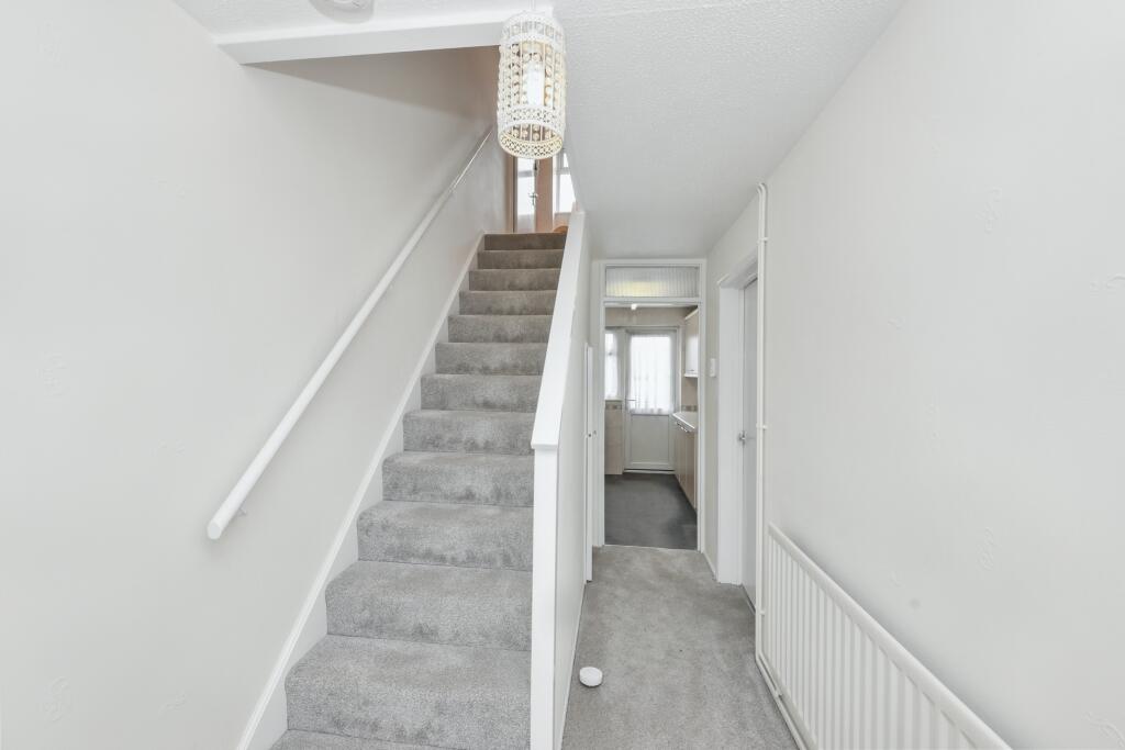 44 Downfield Road, Cheshunt, EN8 8SZ