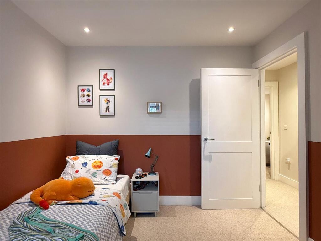 29. Bedroom-3.jpg