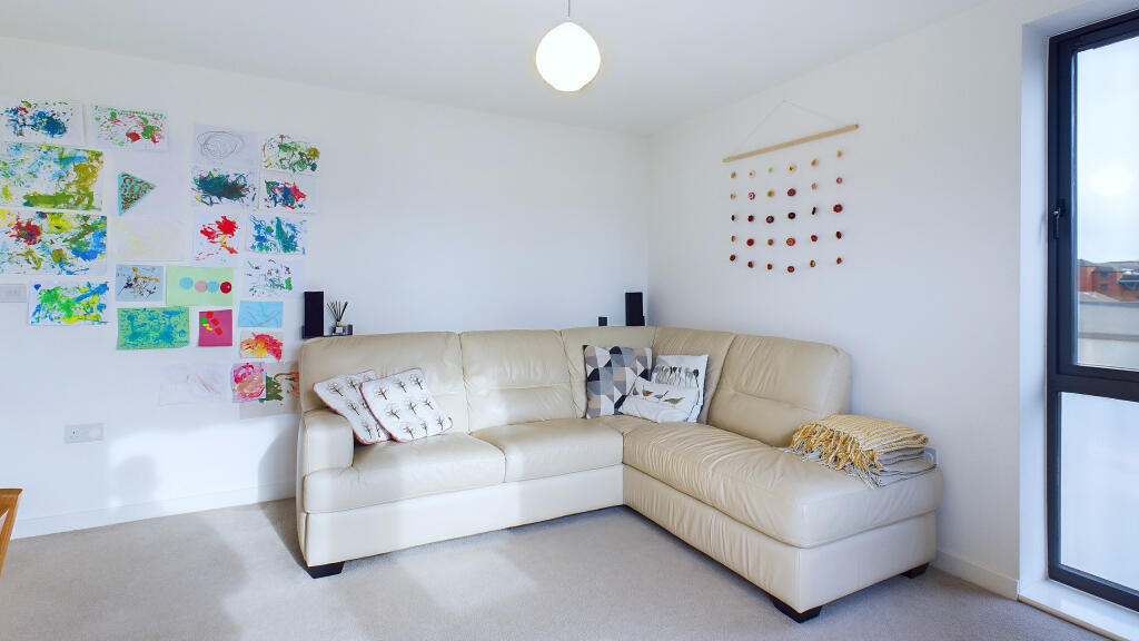 CAM04968G0-PR0013-STILL002