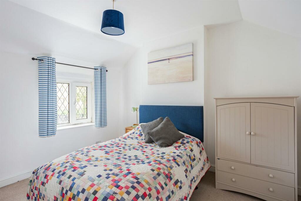 70978_Pea-Pod-Cottage-6-School-Road-Alderton-Tewke