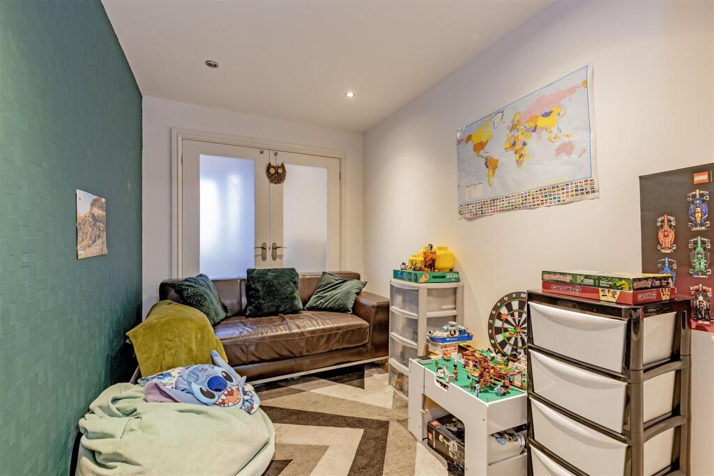 Family Room-2.jpg