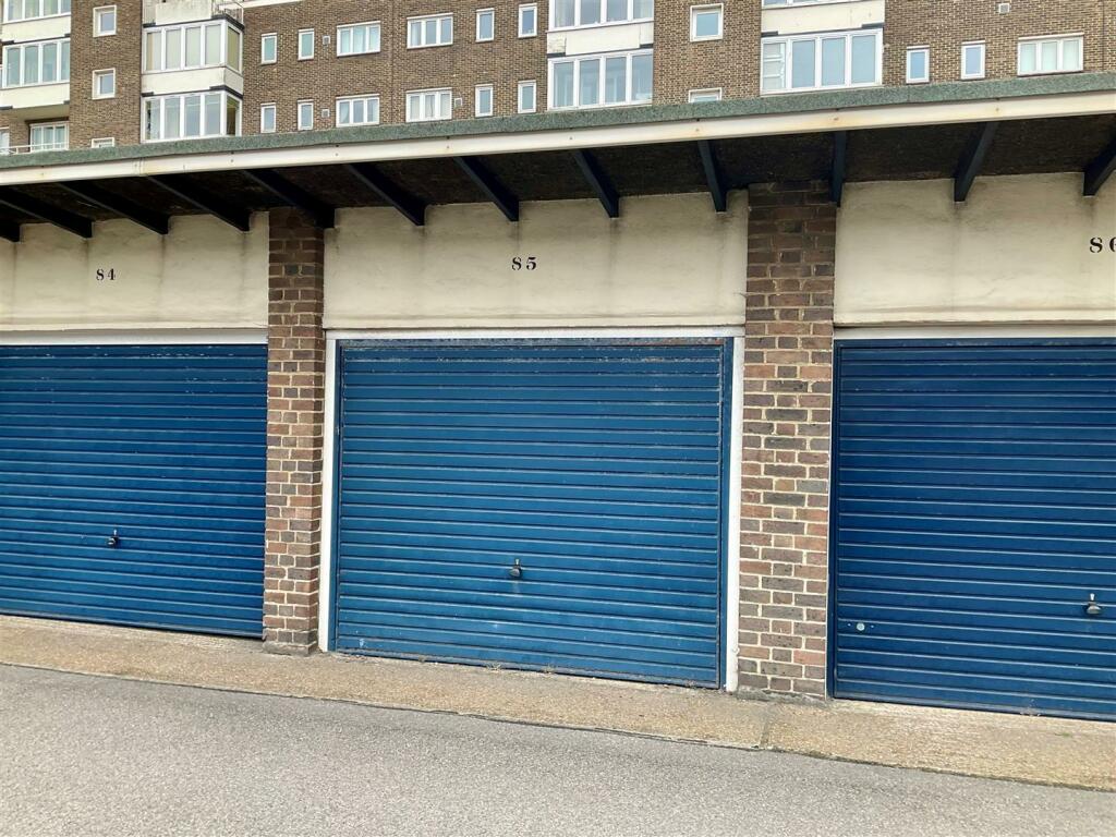 garage.jpg
