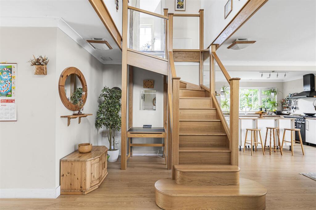 6 Grovelands