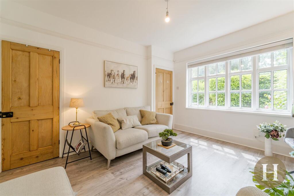 Hadleigh Estate Agents-3.jpg