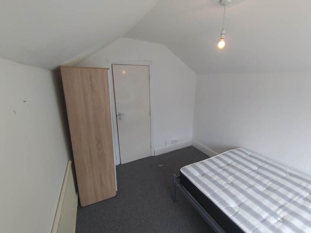 First Floor Rear Bed