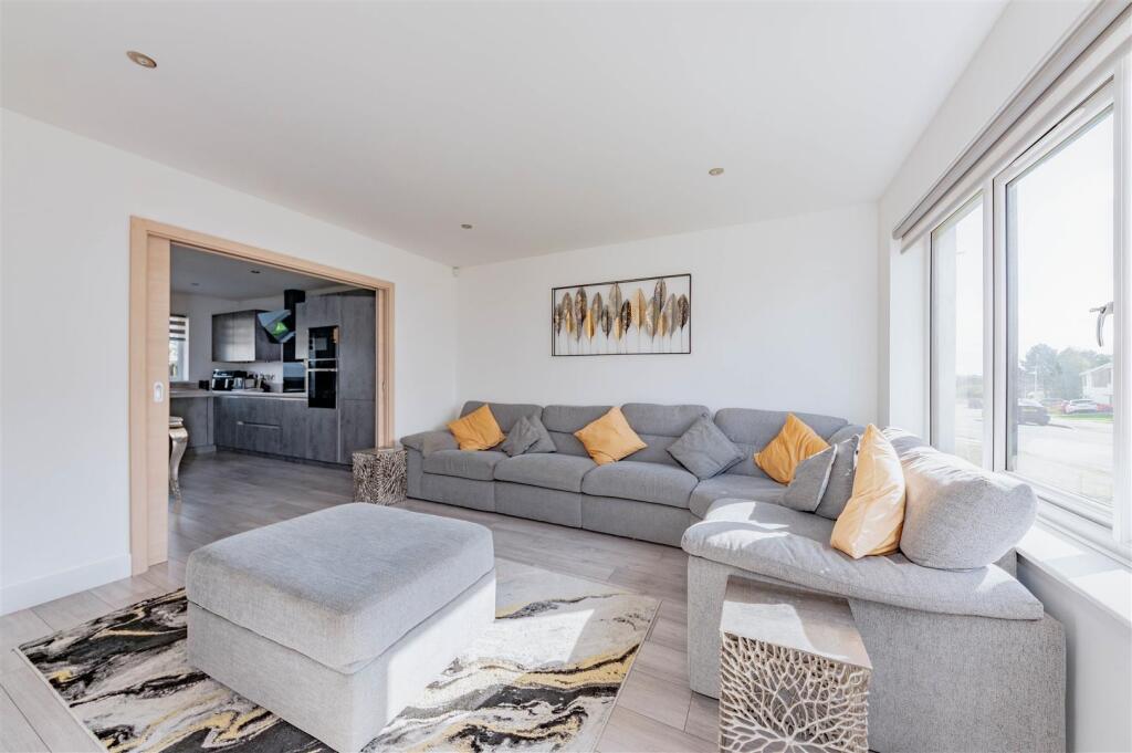 30 Castleview Place Dundee-1.JPG
