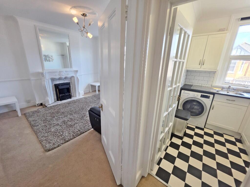 Lounge &amp; Sep'Kitchen
