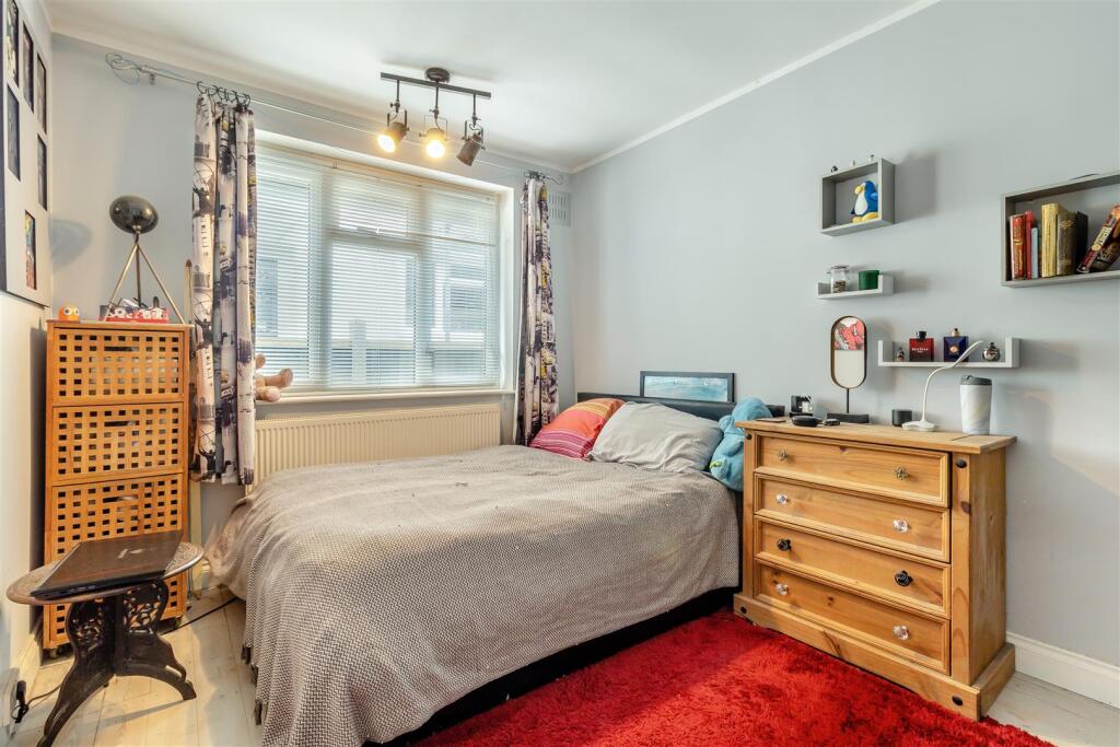 8620467-interior16.jpg