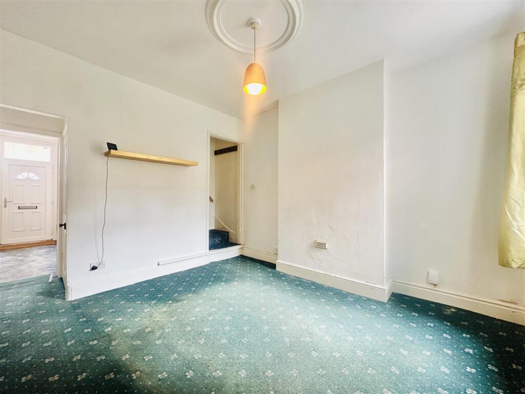 SITTING ROOM