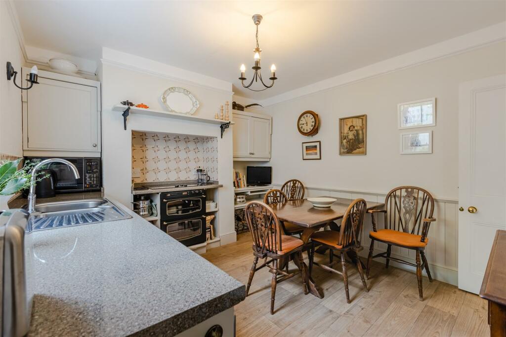 A02 - 45 Sandquay Road Dartmouth - 230911.jpg