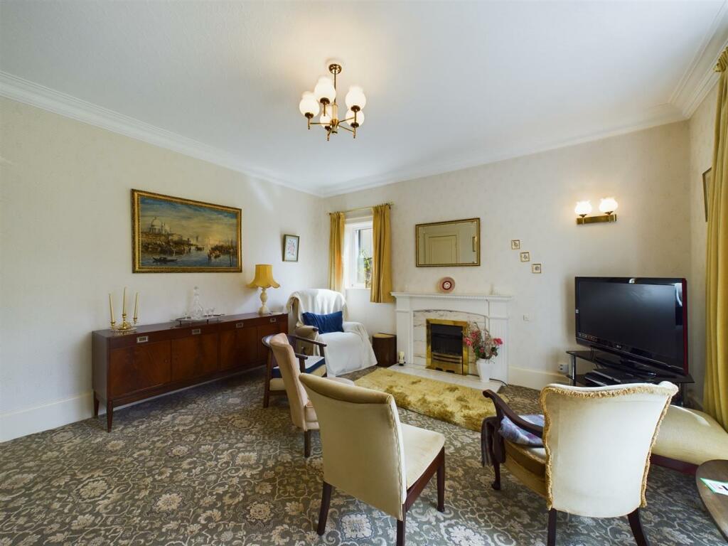 Sitting room:
