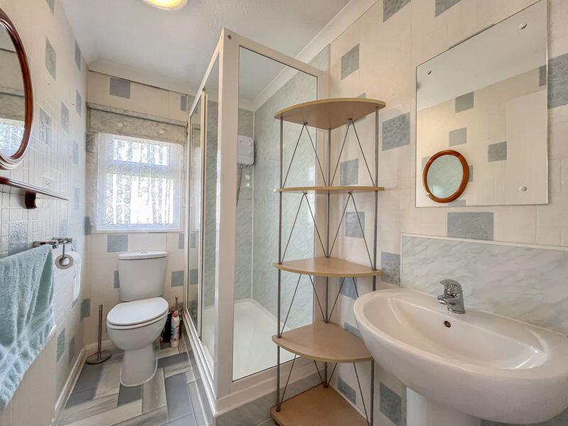 SHOWER ROOM