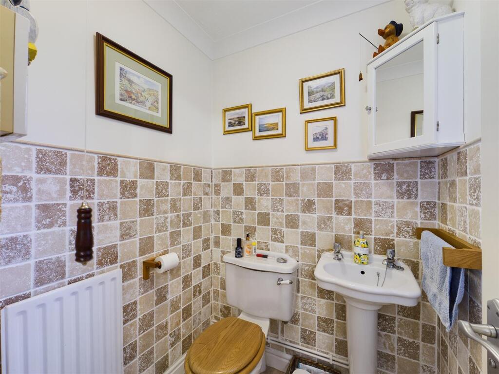 Dowstairs WC