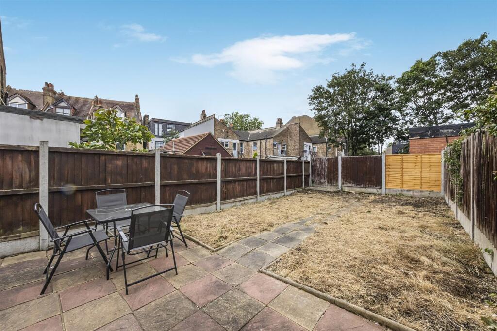 5 Abbots Park Road -019.JPG