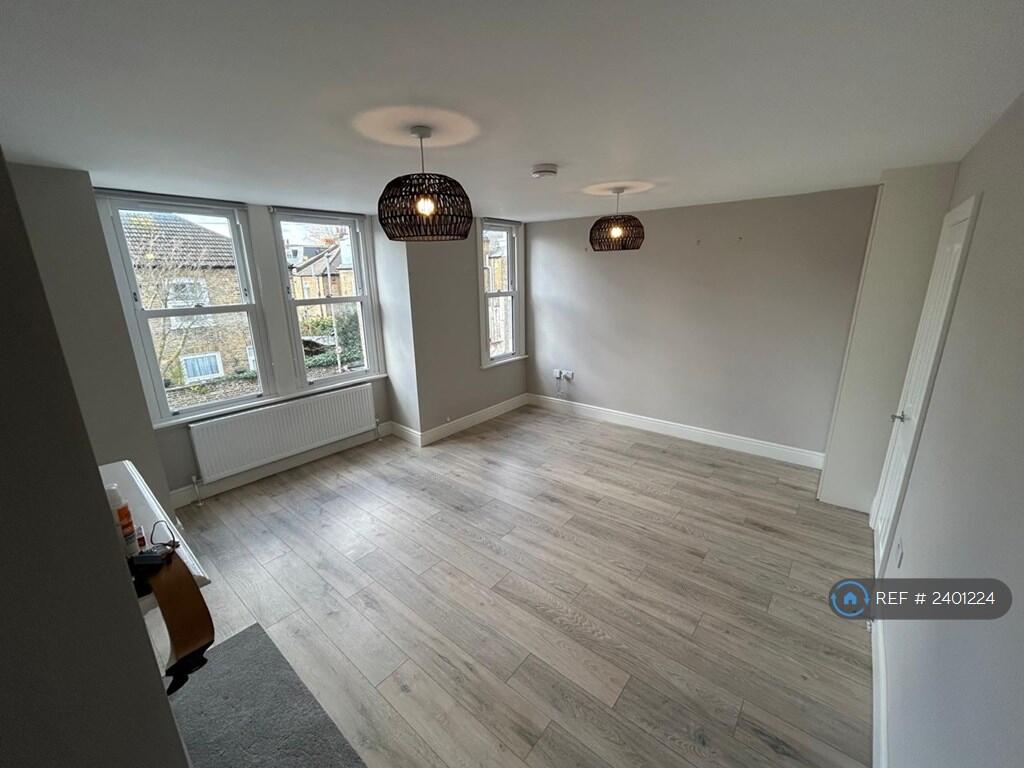 Living Room (2)